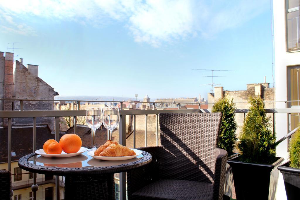 Broadway Center Rooftop View Apartment Budapest Ruang foto